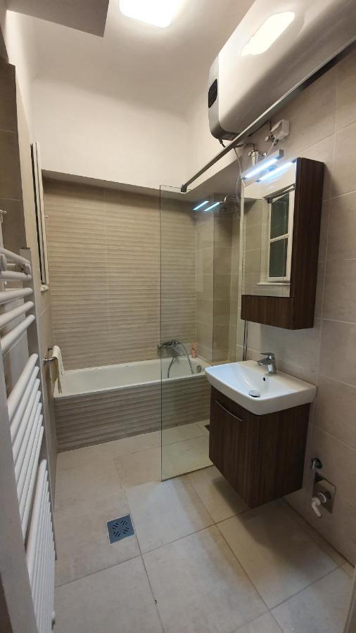 Modern Parkside Garden View Apartment 부다페스트 외부 사진